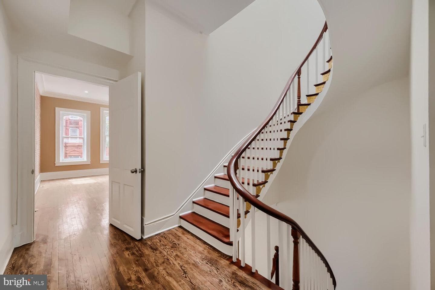 1023 N Calvert St photo 22