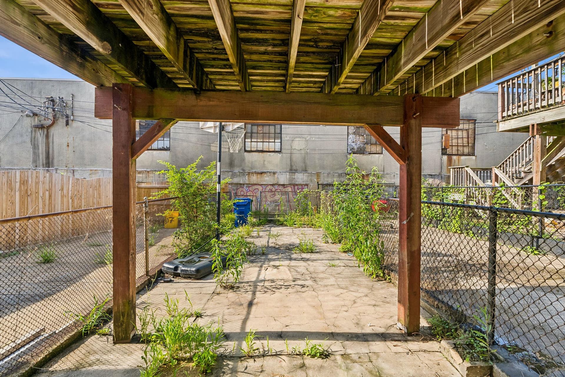 409 W 23rd Street photo 40