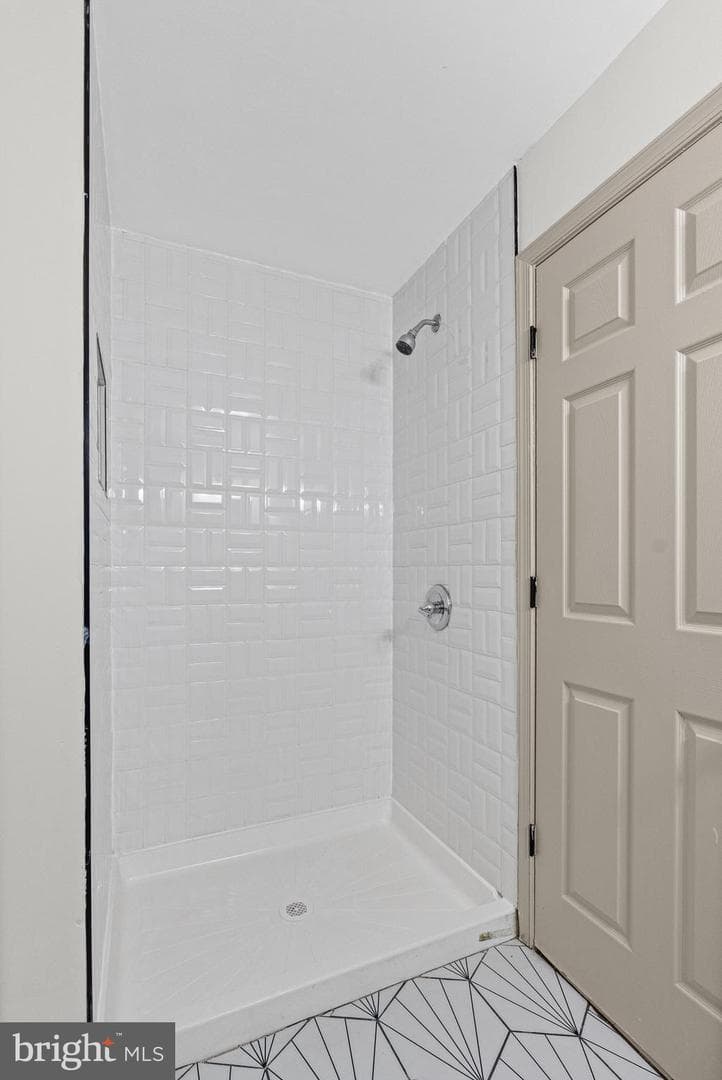 1502 Leslie St photo 10