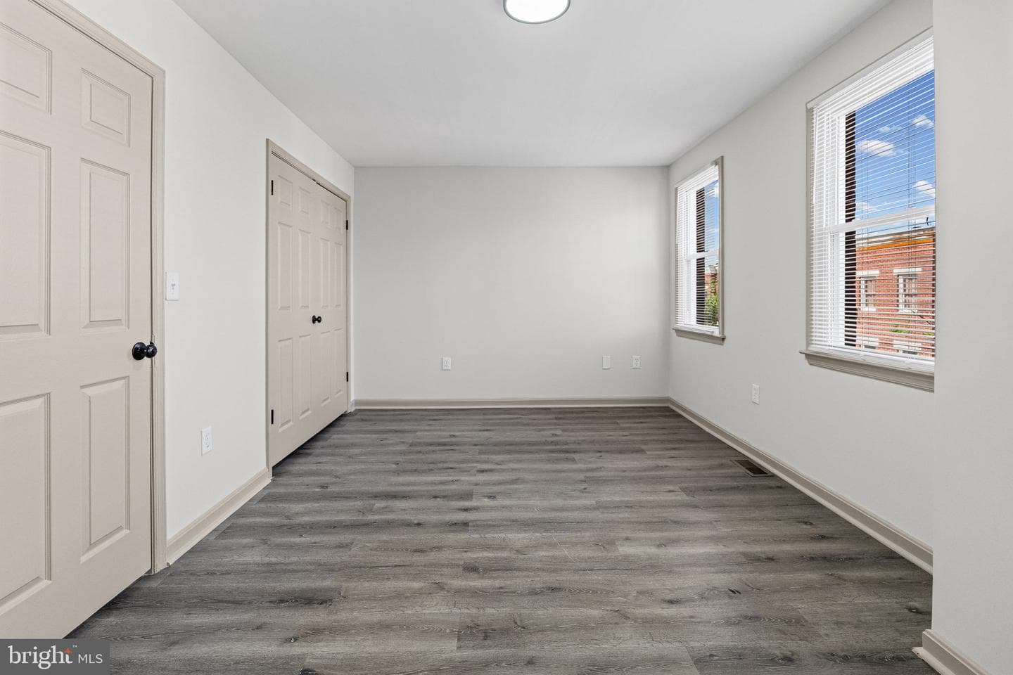 1502 Leslie St photo 14