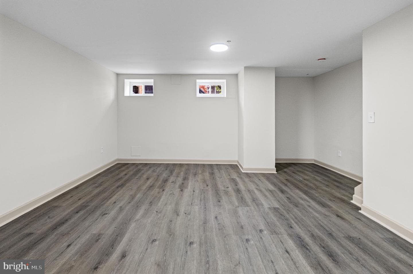 1502 Leslie St photo 25