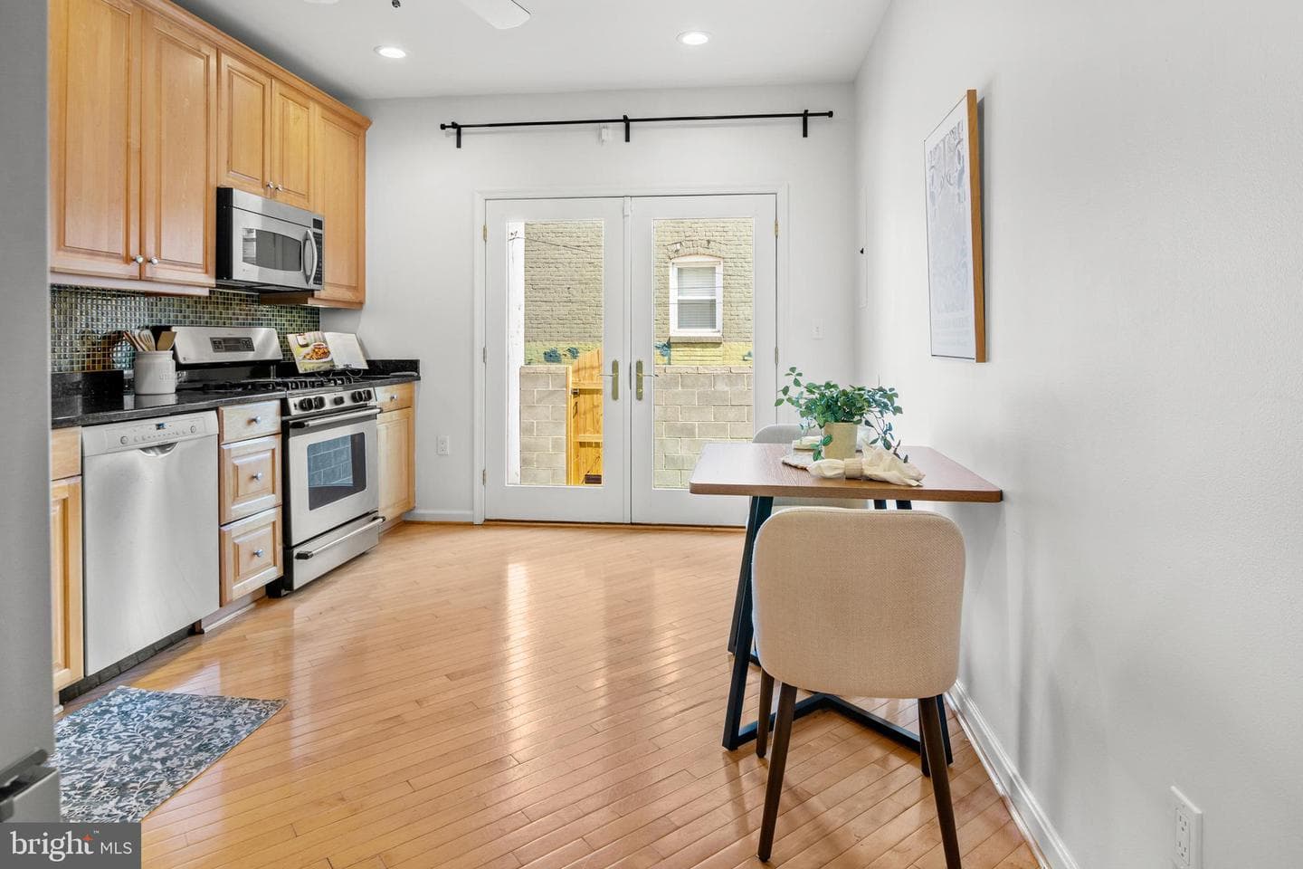 2612 Foster Avenue photo 13