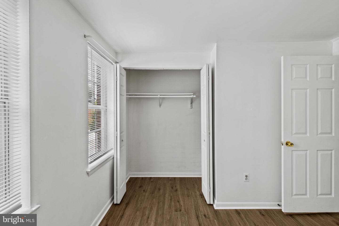 1225 E Chase Street photo 21