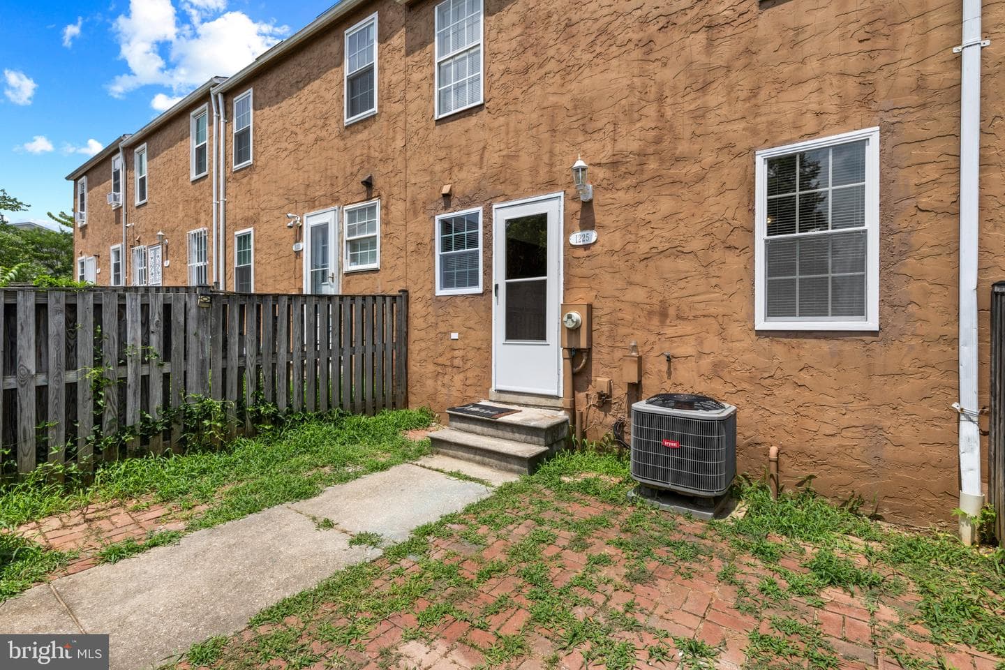 1225 E Chase Street photo 34