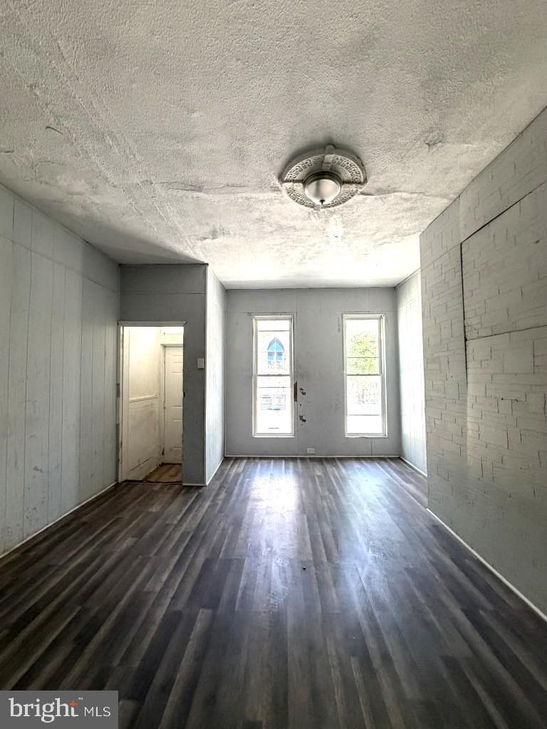 849 Harlem Ave photo 3
