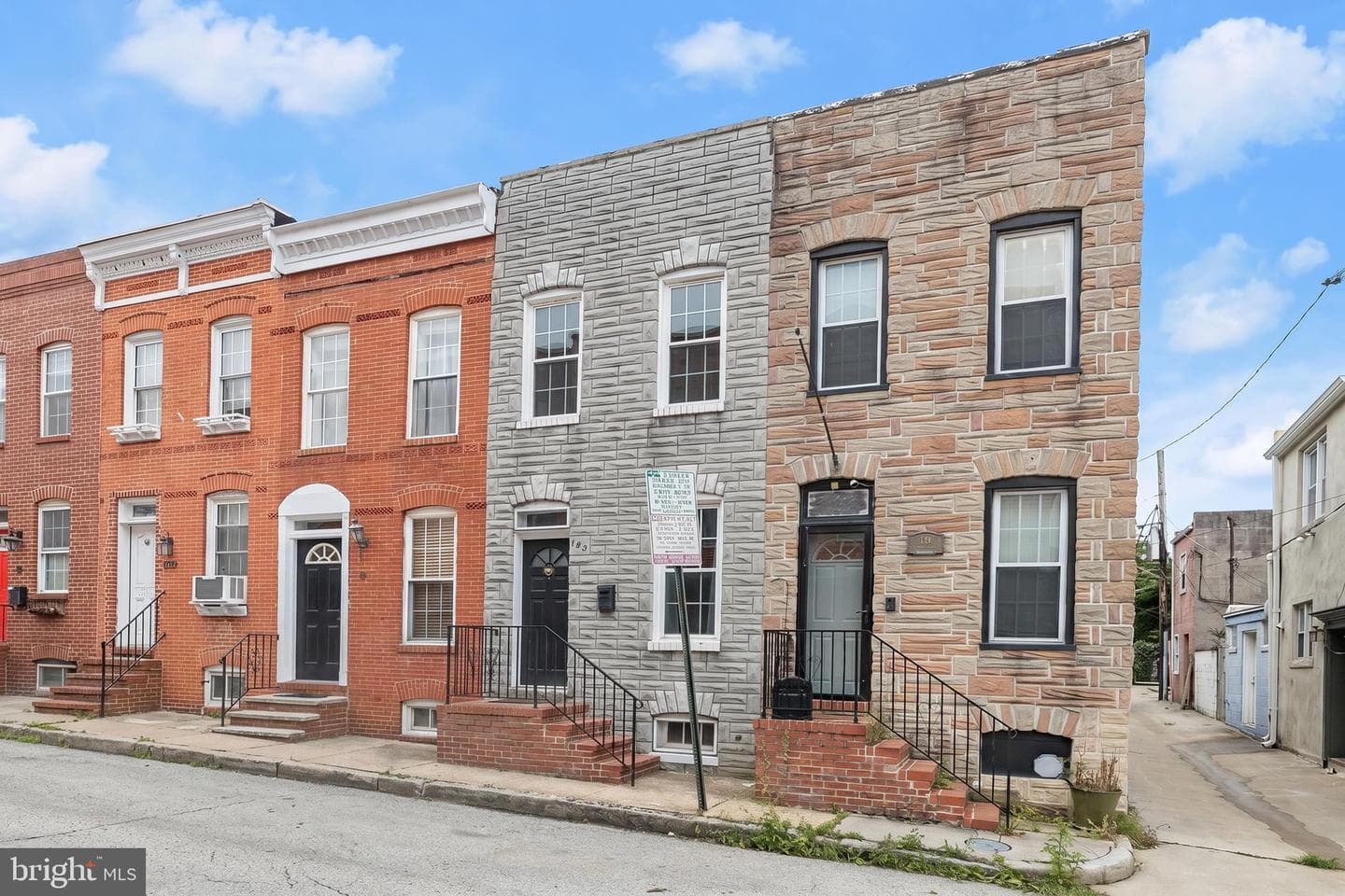 105 E Ostend Street photo 24