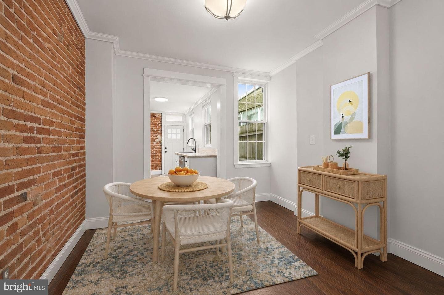 105 E Ostend Street photo 3