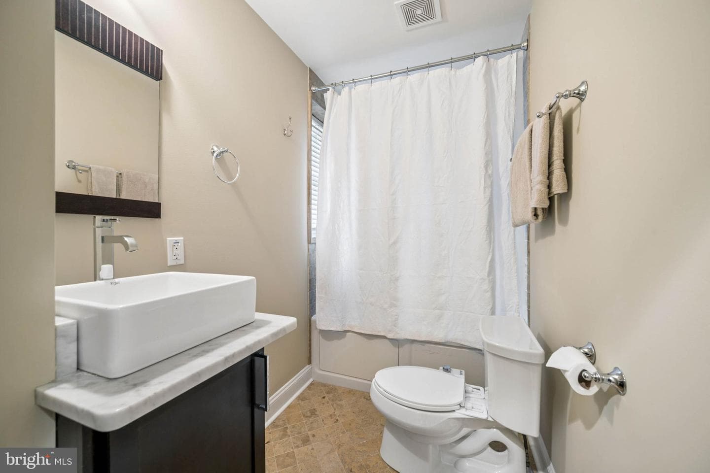 816 S Ellwood Avenue photo 34