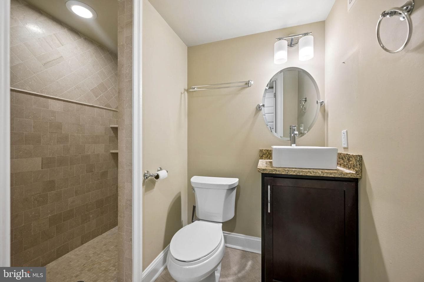 816 S Ellwood Avenue photo 45