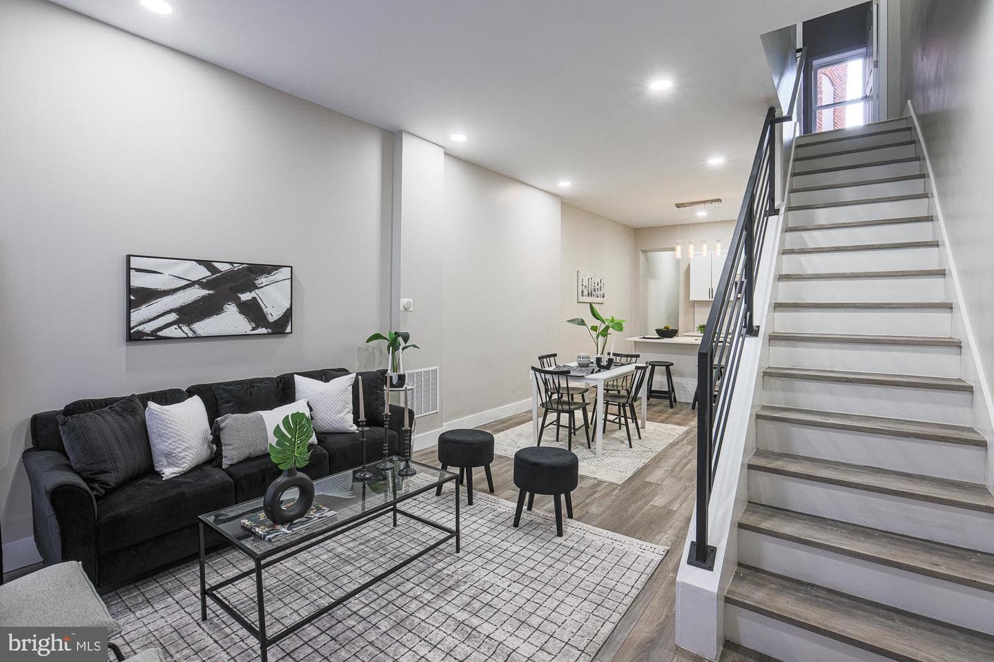 1728 Ruxton Ave photo 4