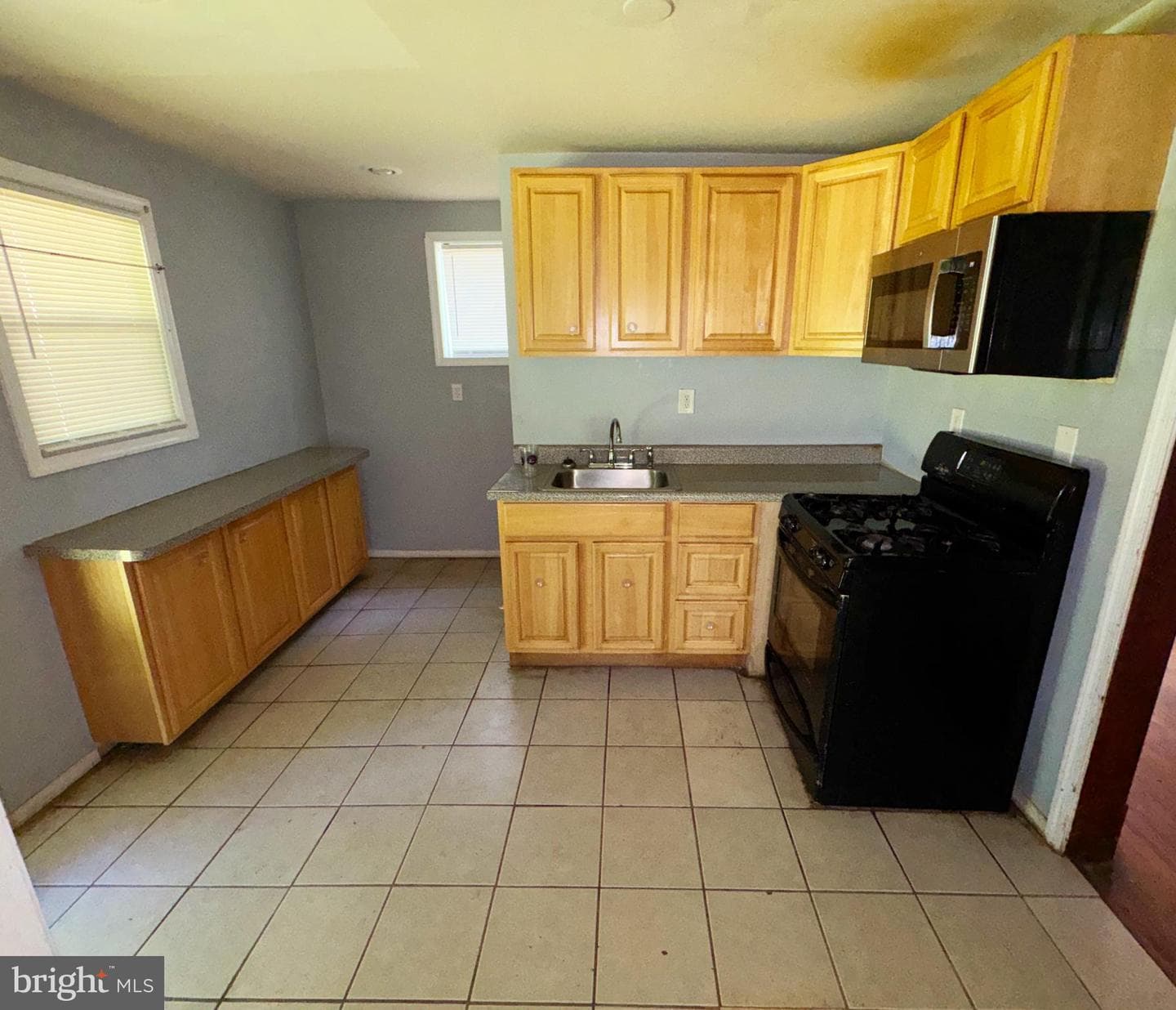 3032 Fleetwood Ave photo 7