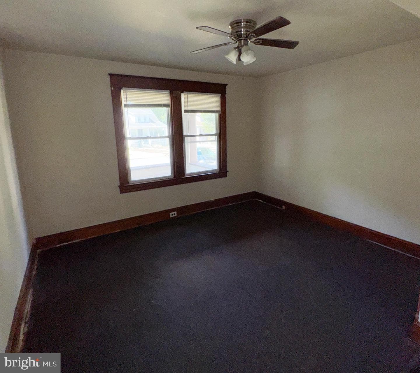 3032 Fleetwood Ave photo 8