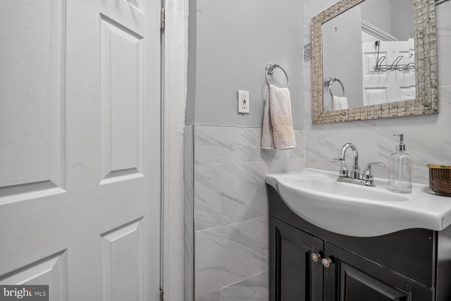 2427 Linden Avenue photo 18