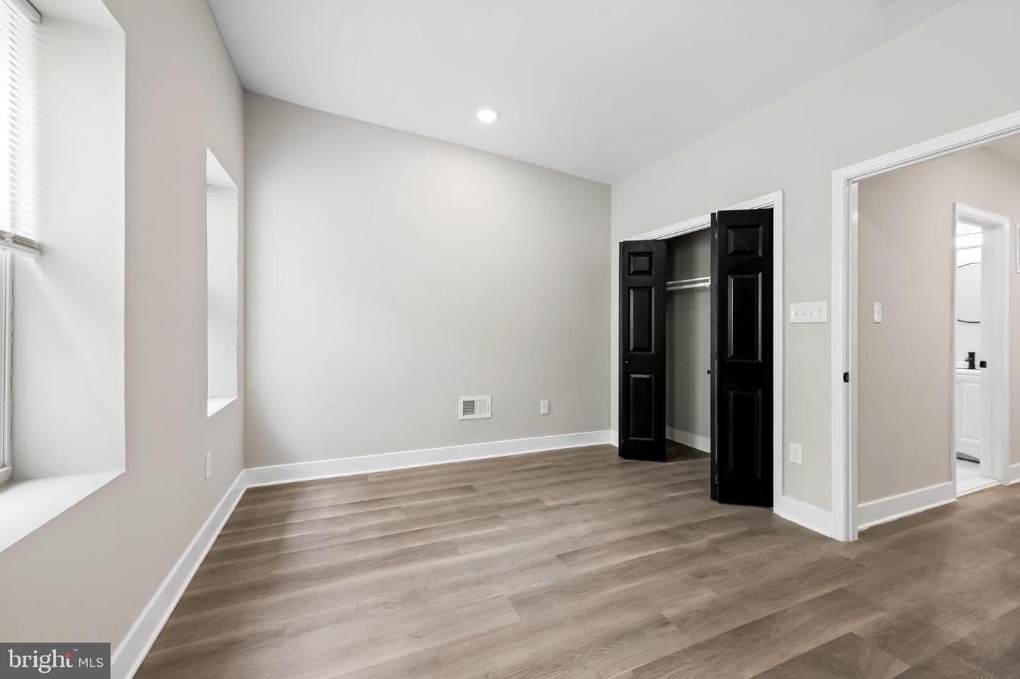 1006 N Mount Street photo 14