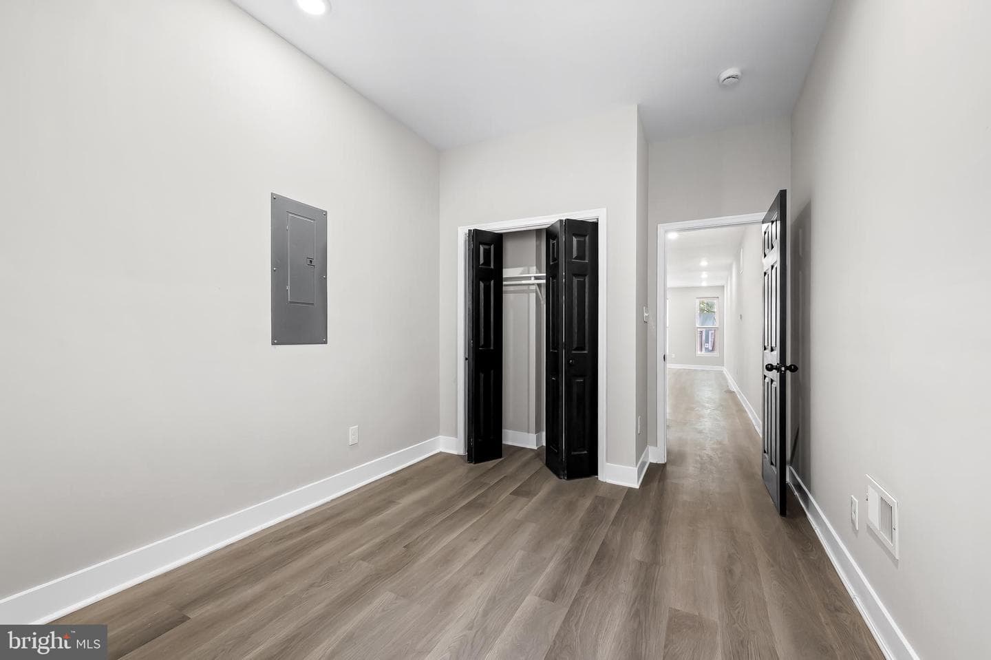1006 N Mount Street photo 23