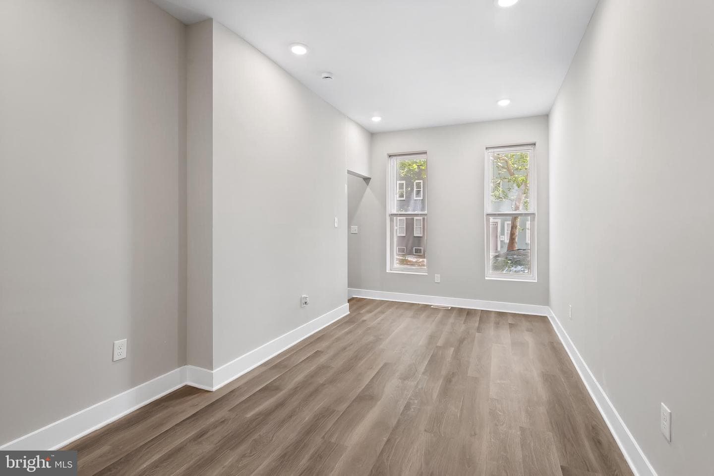 1006 N Mount Street photo 28