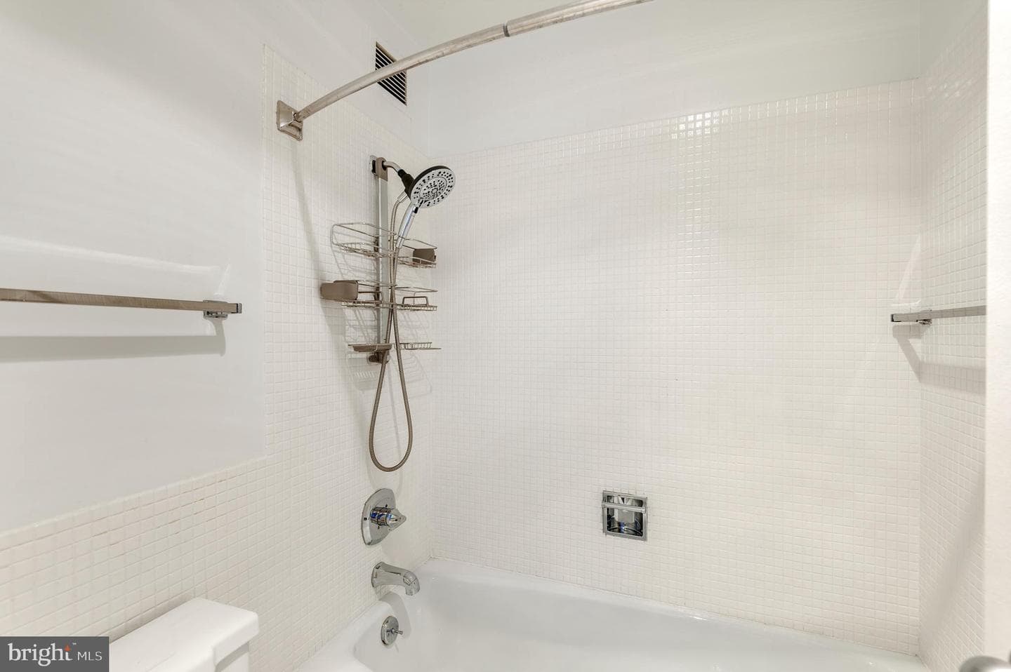 4000 N Charles Street #1603 photo 28