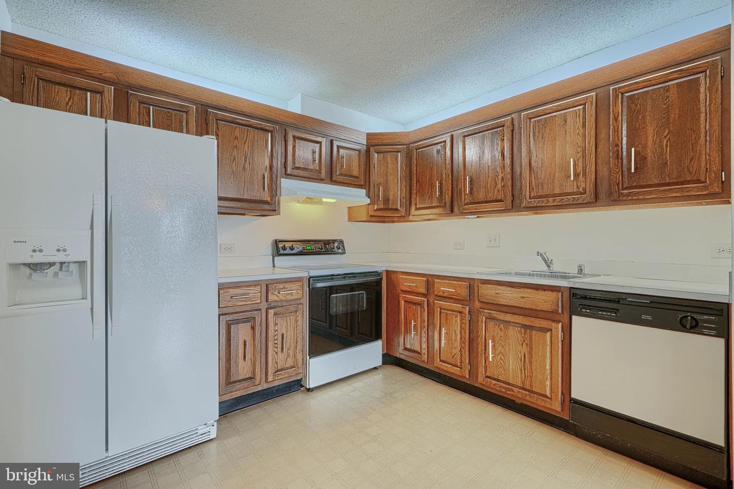 4100 N Charles Street #813 photo 17