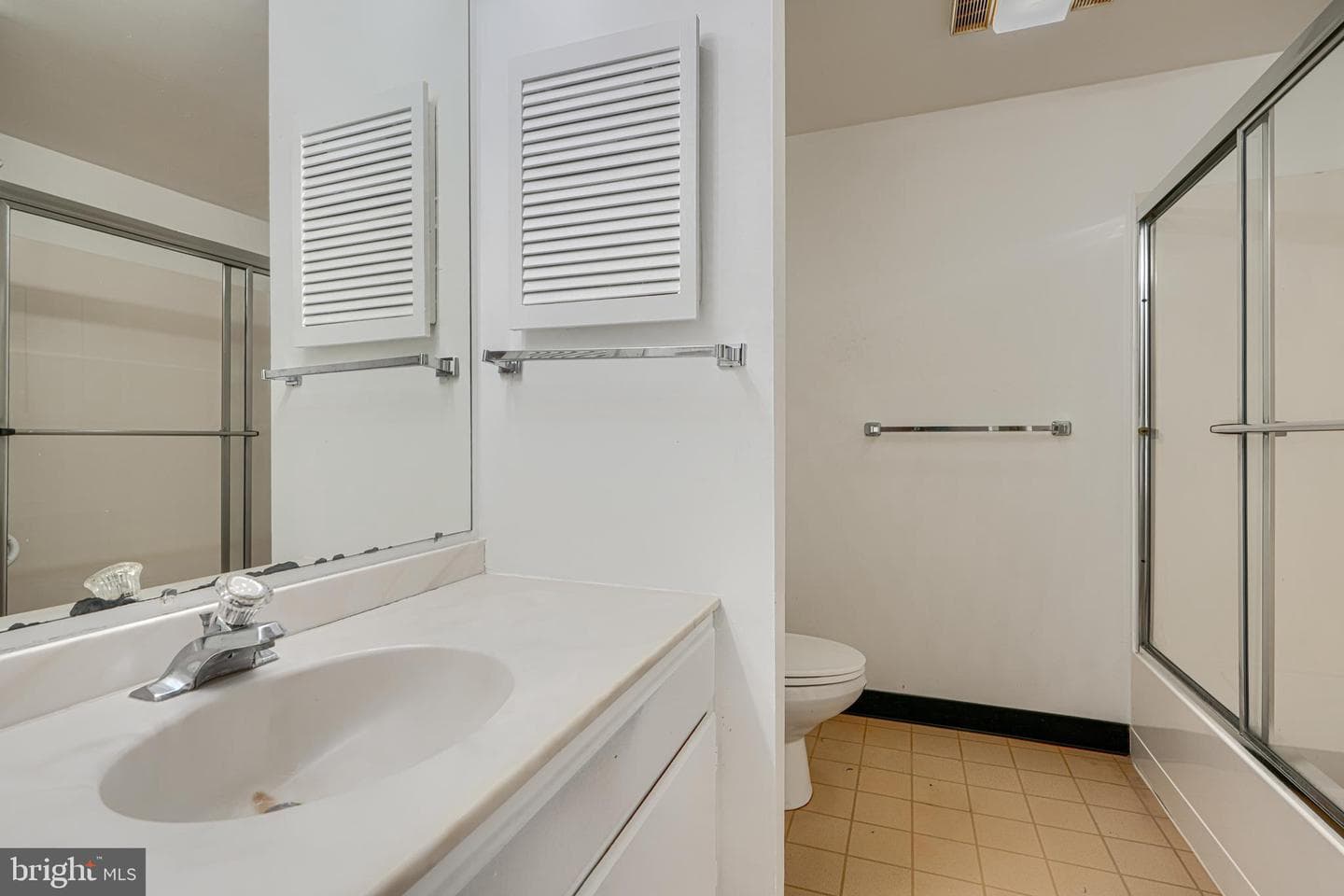 4100 N Charles Street #813 photo 27