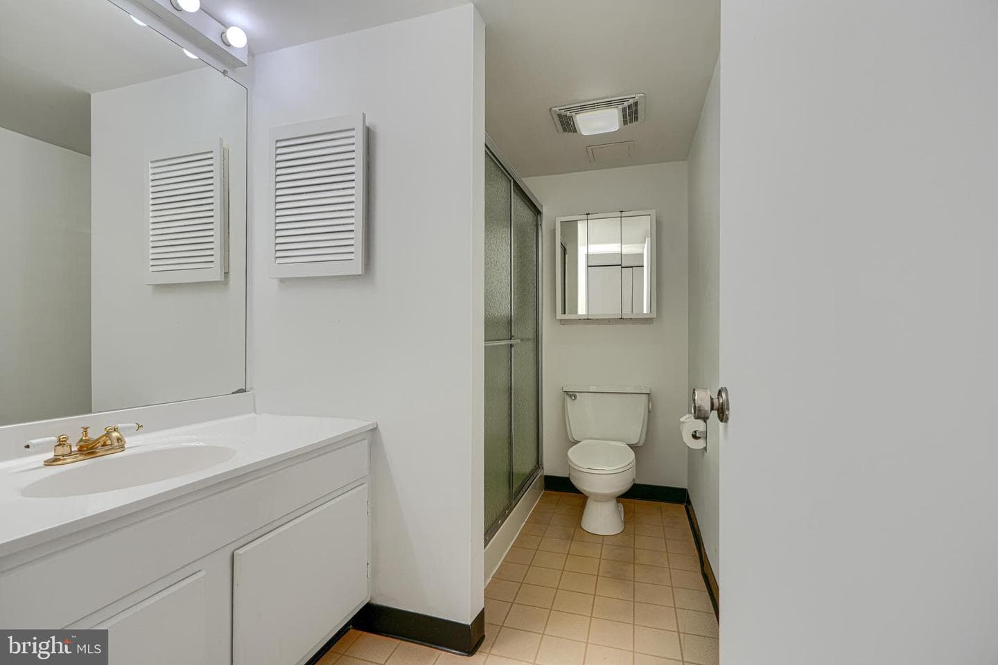 4100 N Charles Street #813 photo 37