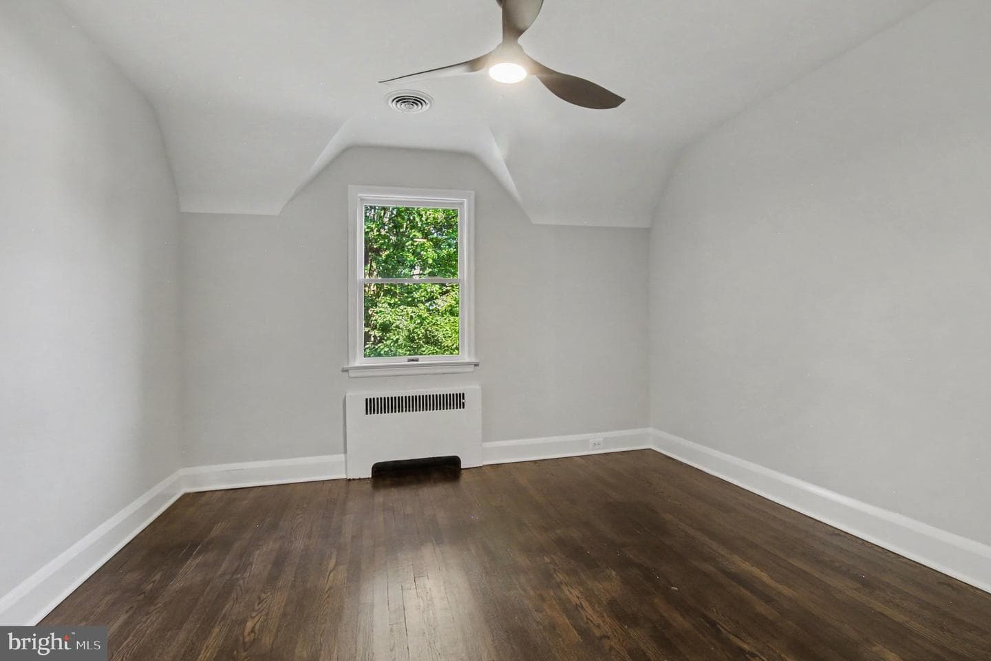308 Eastway Court photo 11