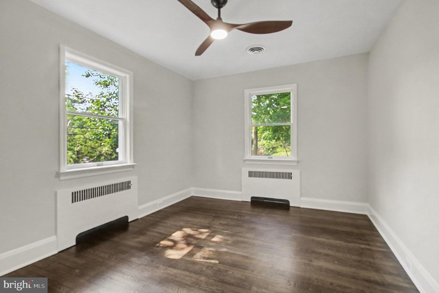 308 Eastway Court photo 12