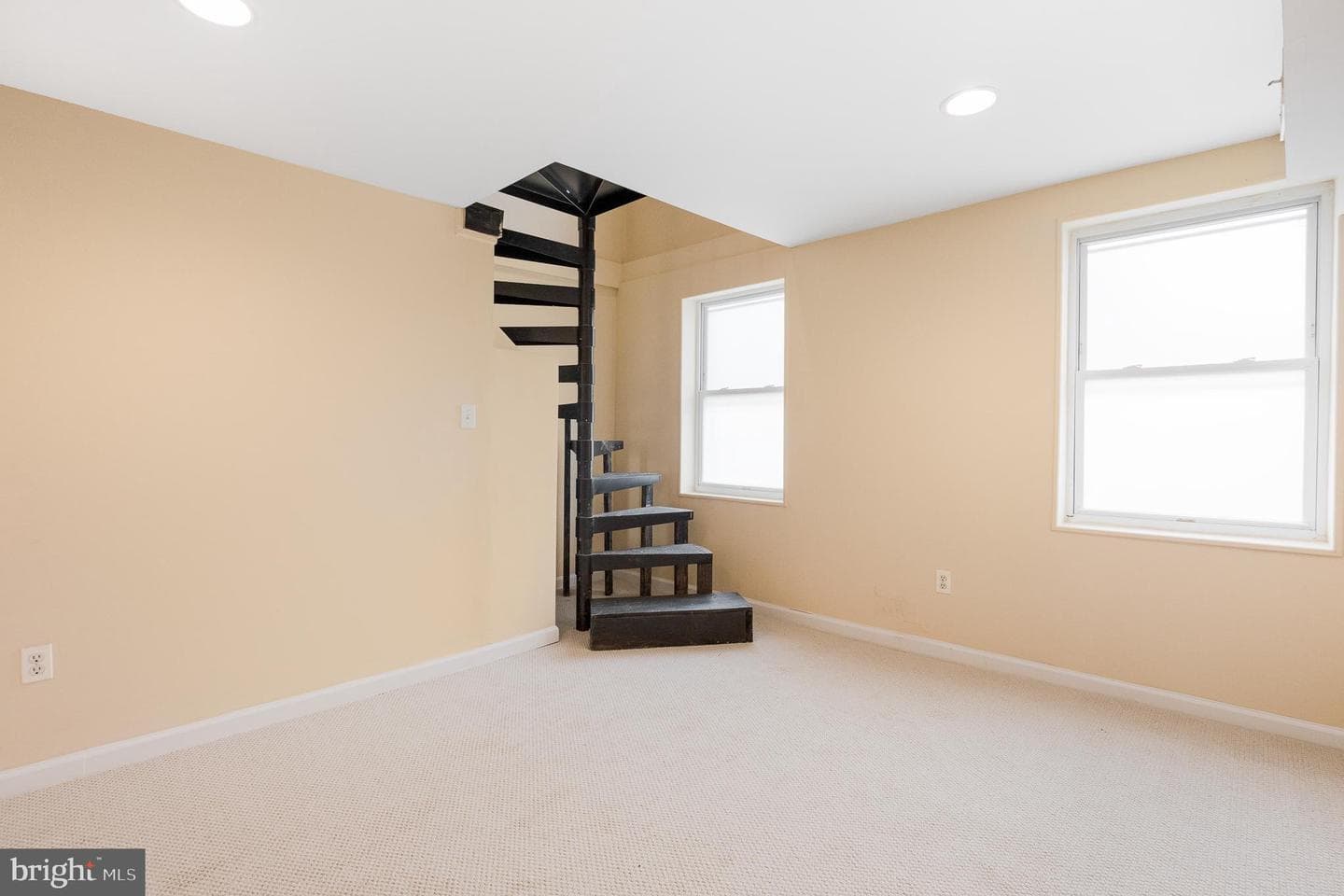 1123 W Lombard Street photo 25
