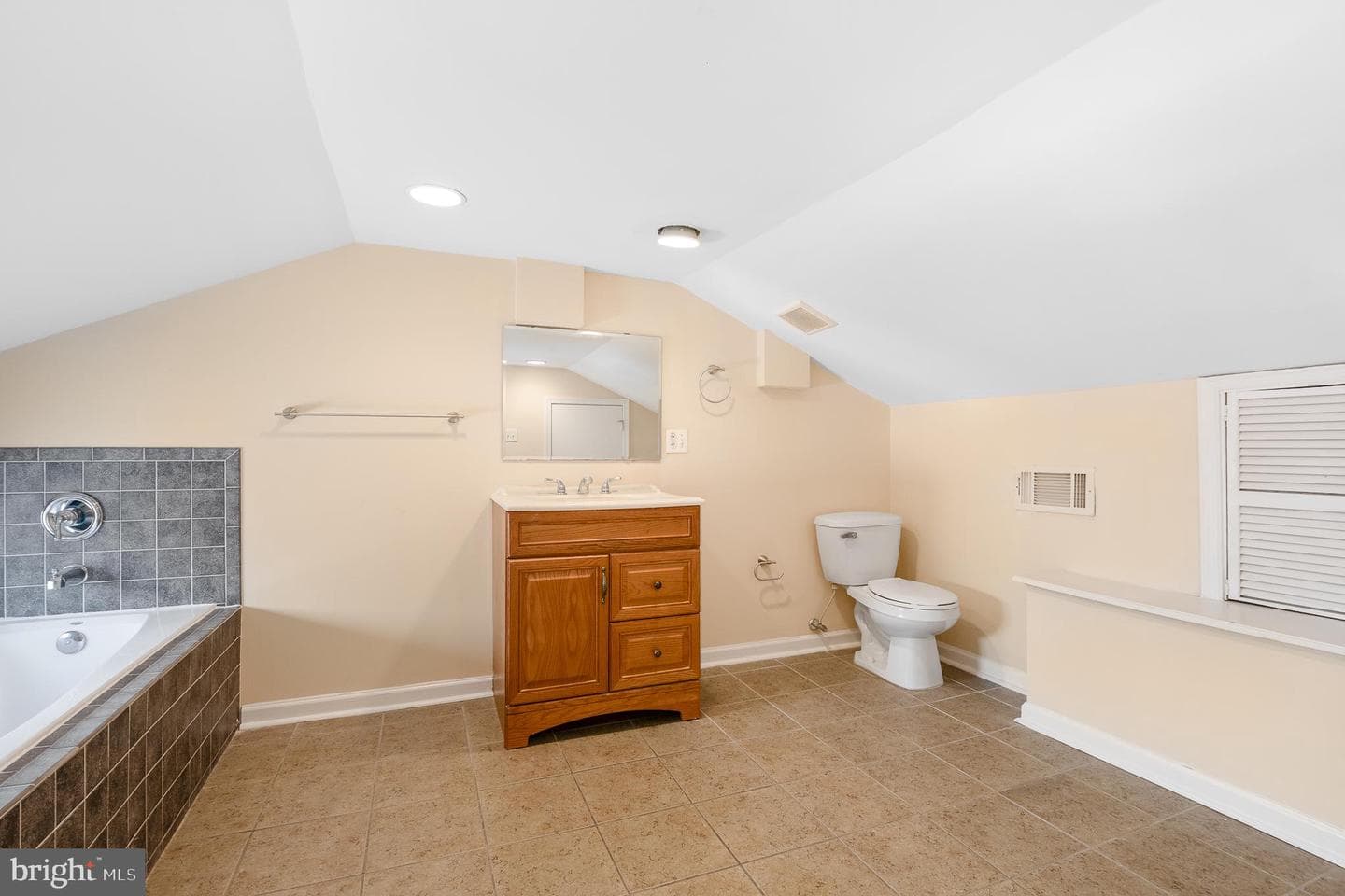 1123 W Lombard Street photo 26