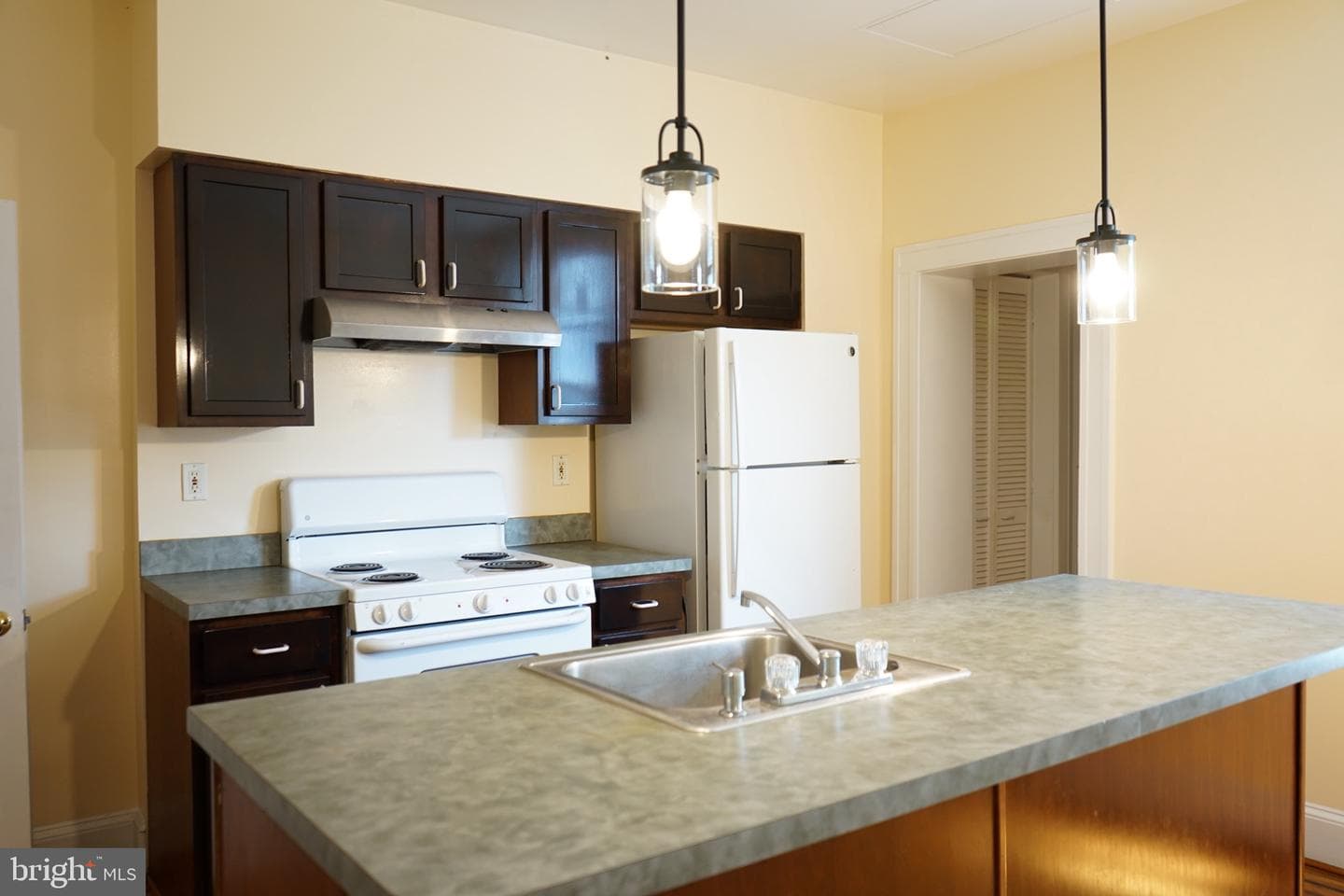 3505 Esther Place photo 12