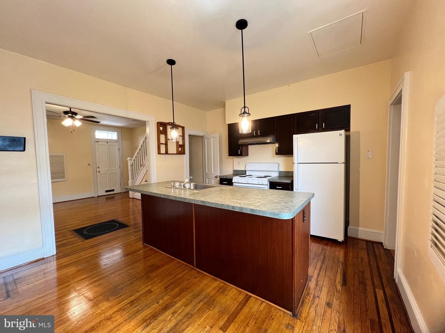 3505 Esther Place photo 14