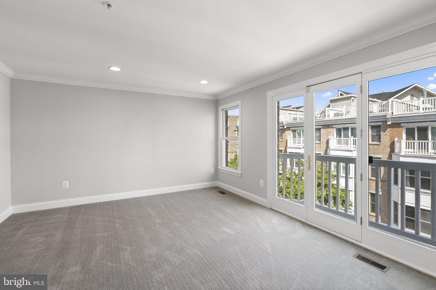 1207 Harbor Island Walk photo 39