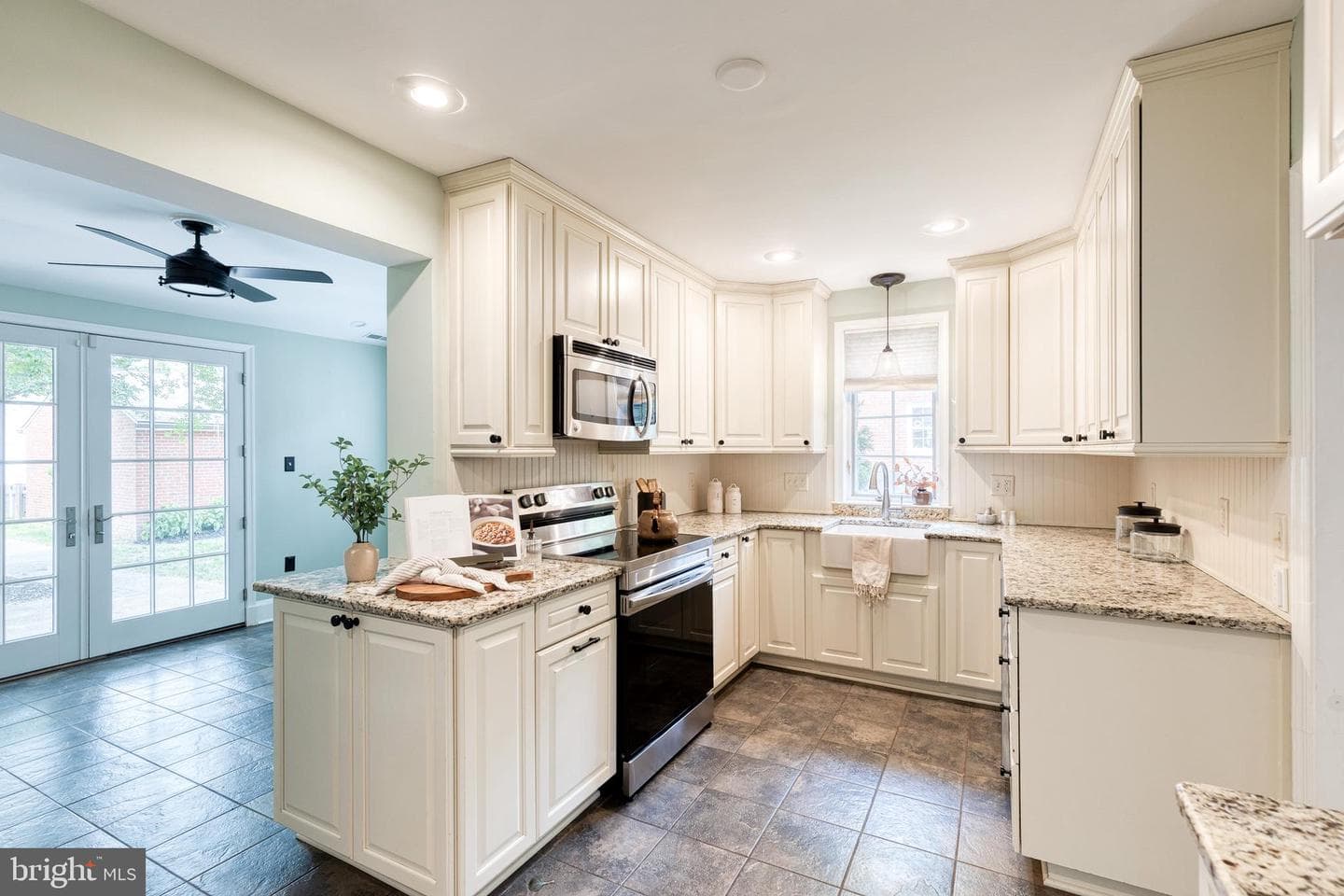 336 Broadmoor Road photo 14