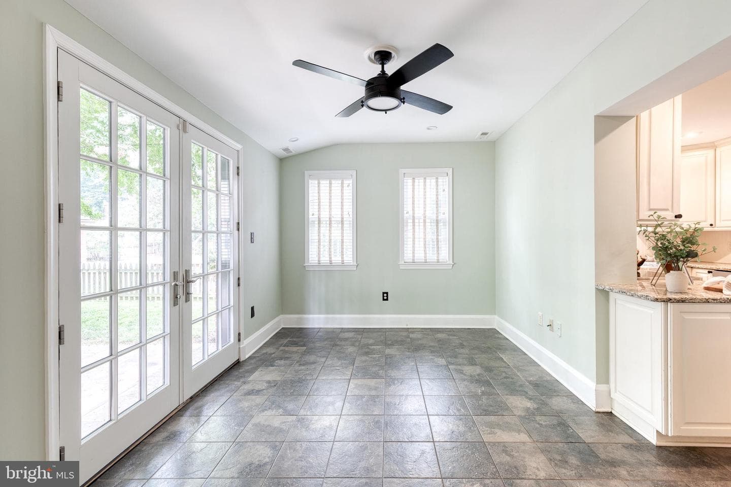 336 Broadmoor Road photo 20