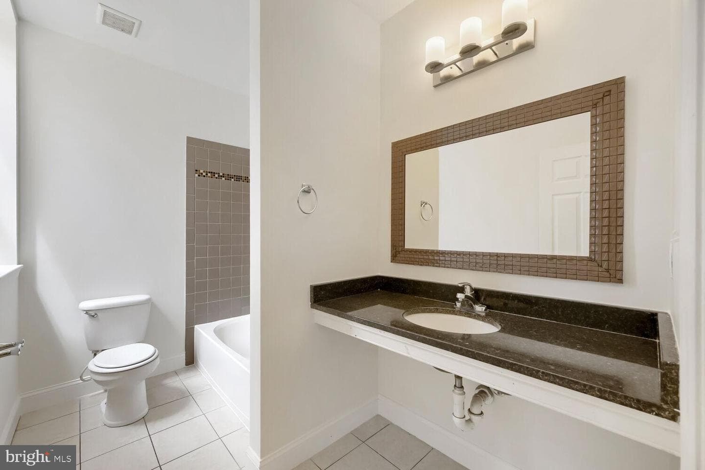 1228 N Broadway photo 20