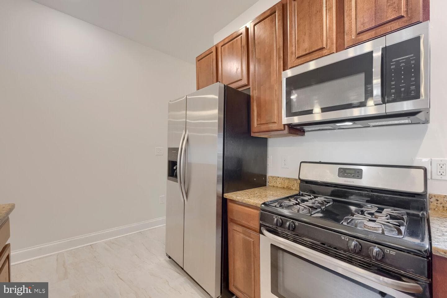 1228 N Broadway photo 9