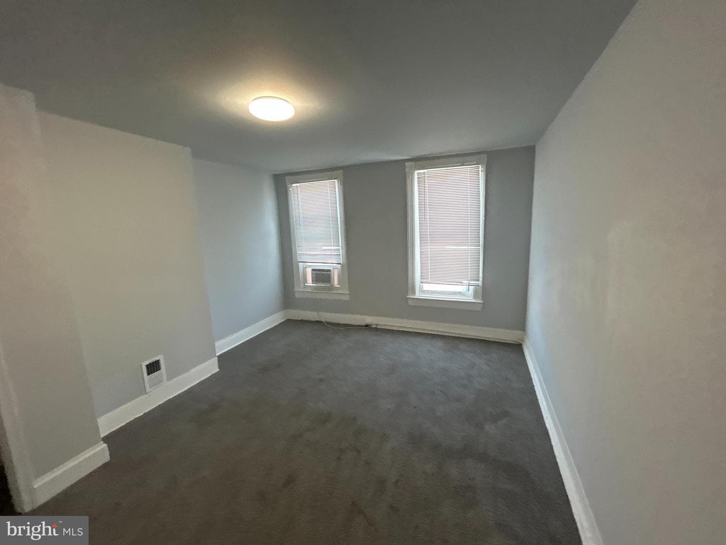 1427 E Lafayette Avenue photo 11