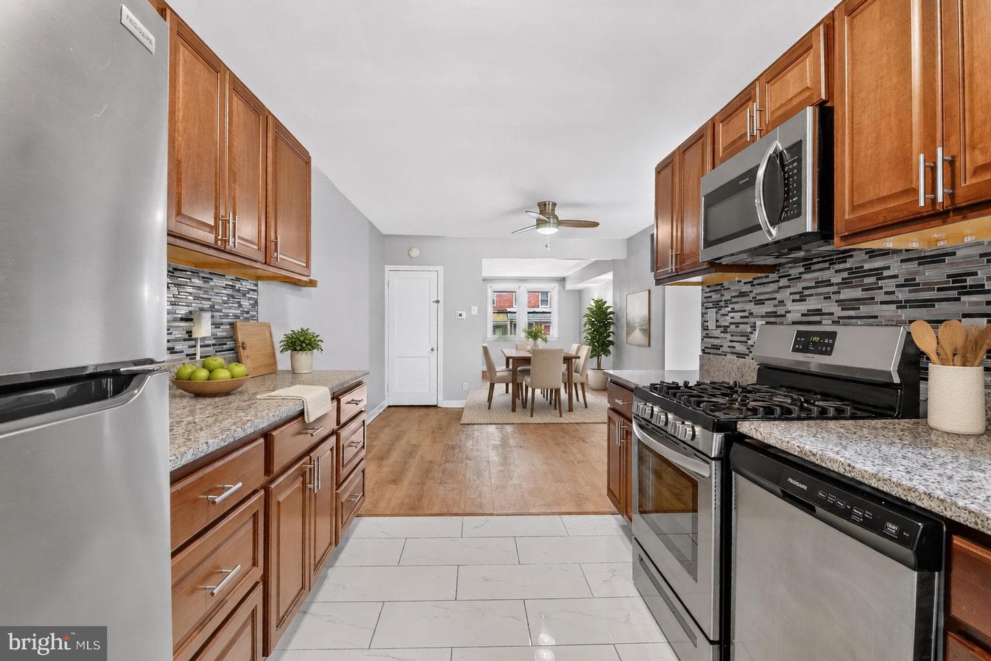 1405 W 37th Street photo 18