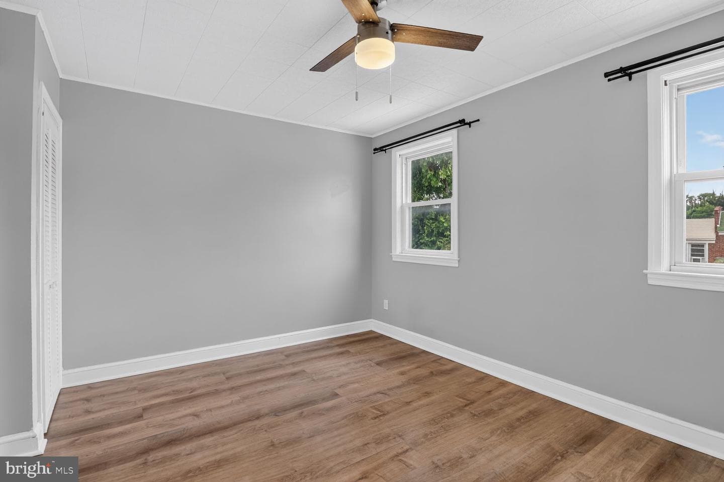 1405 W 37th Street photo 30