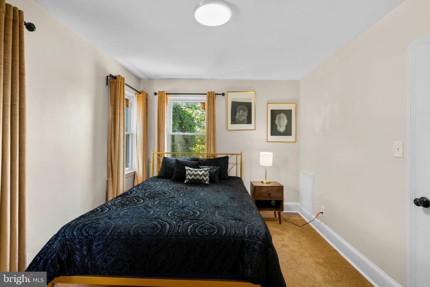 301 Denison Street photo 3
