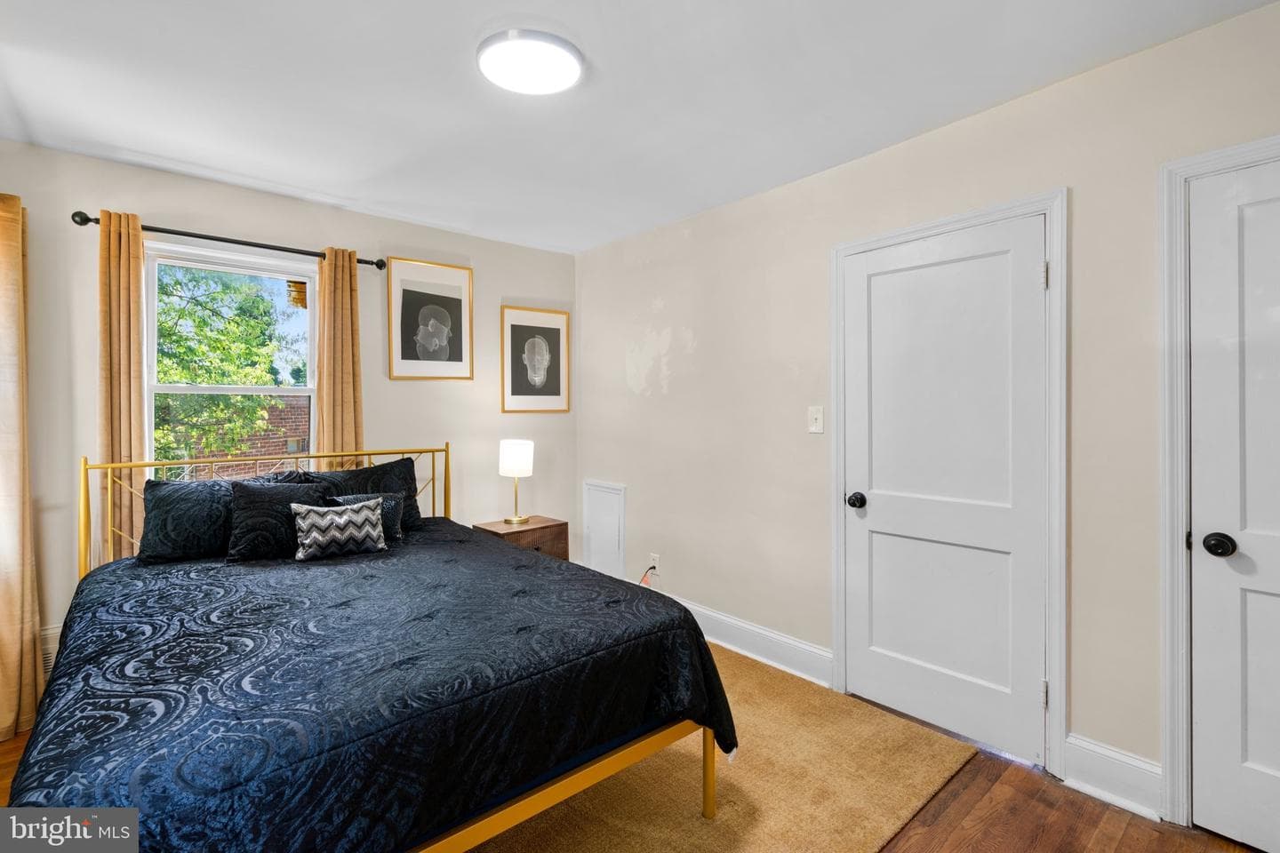 301 Denison Street photo 4