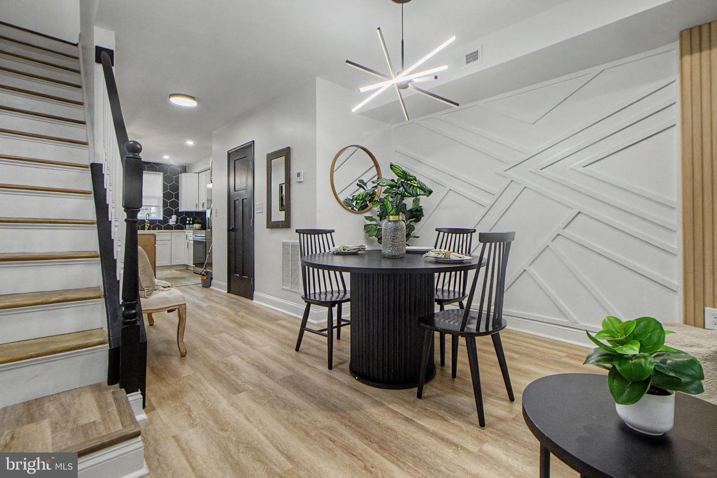 2106 Cliftwood Avenue photo 4