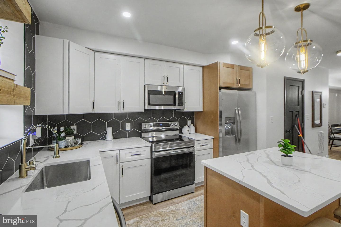 2106 Cliftwood Avenue photo 8