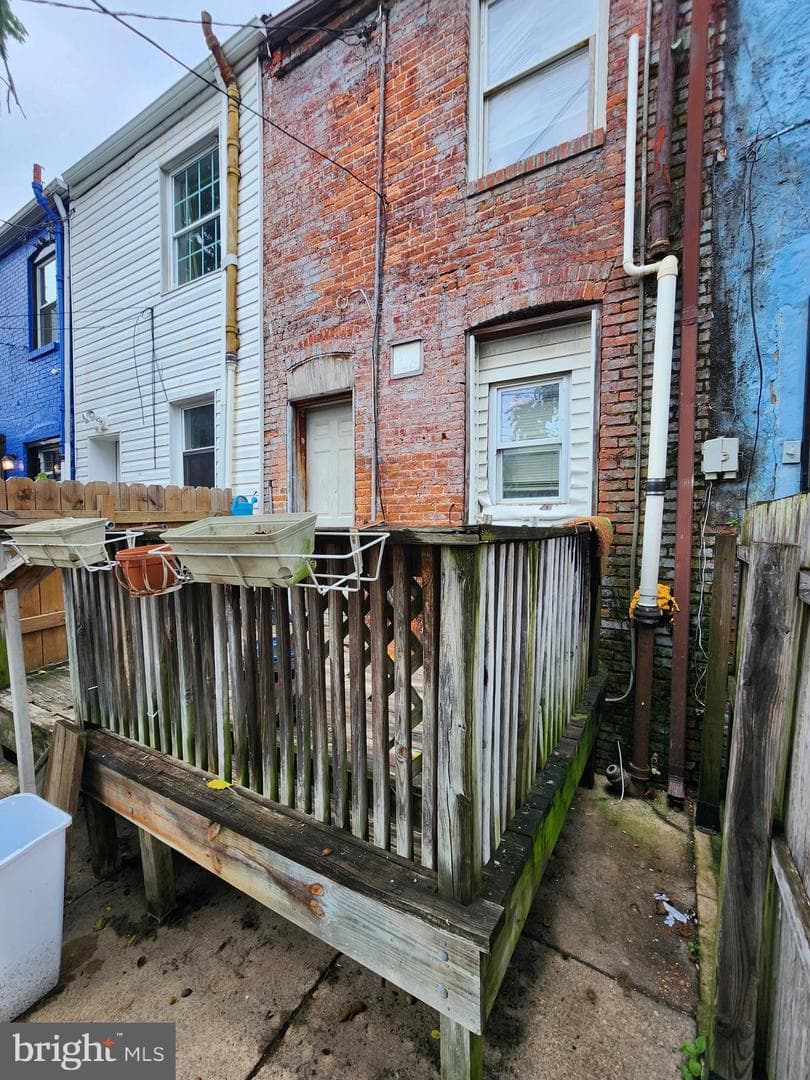 1333 Sargeant Street photo 16