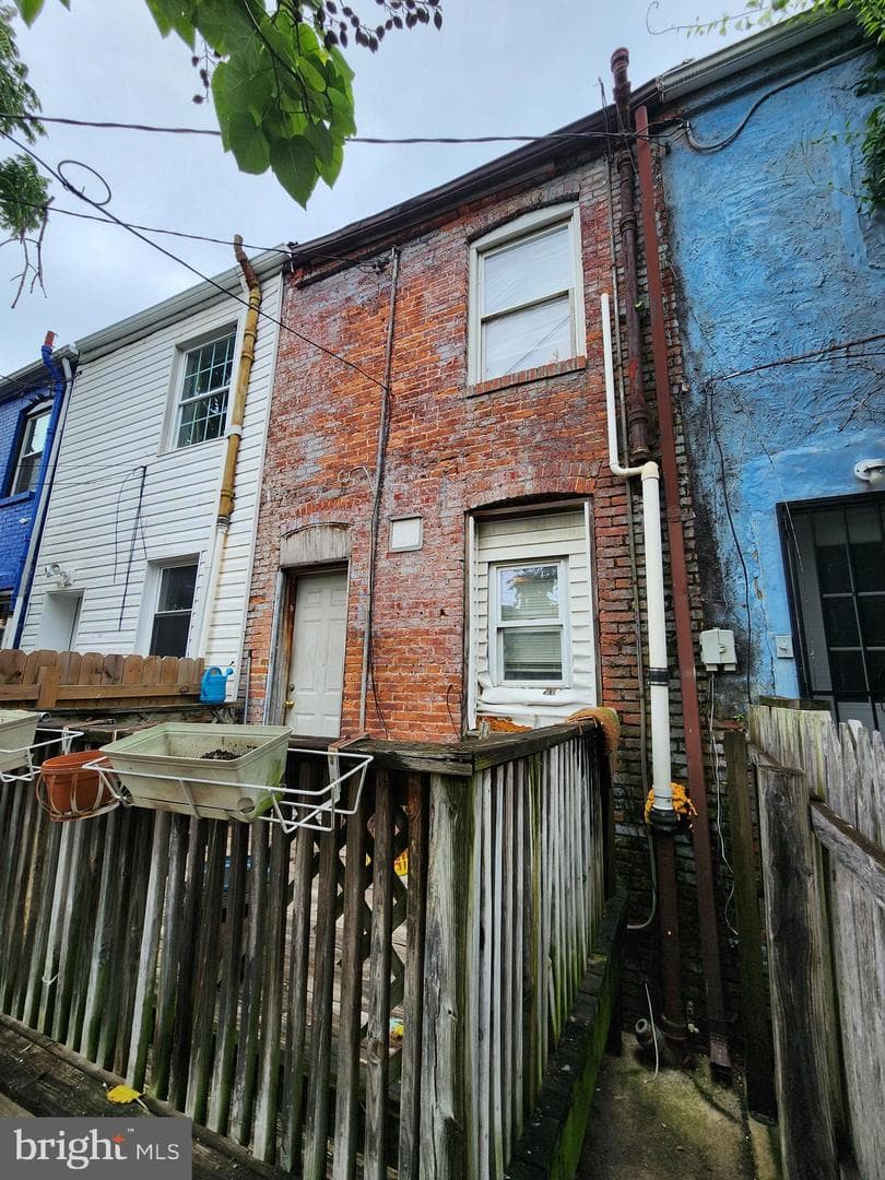 1333 Sargeant Street photo 17