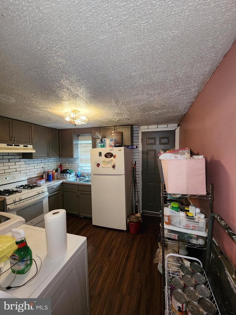 1333 Sargeant Street photo 29