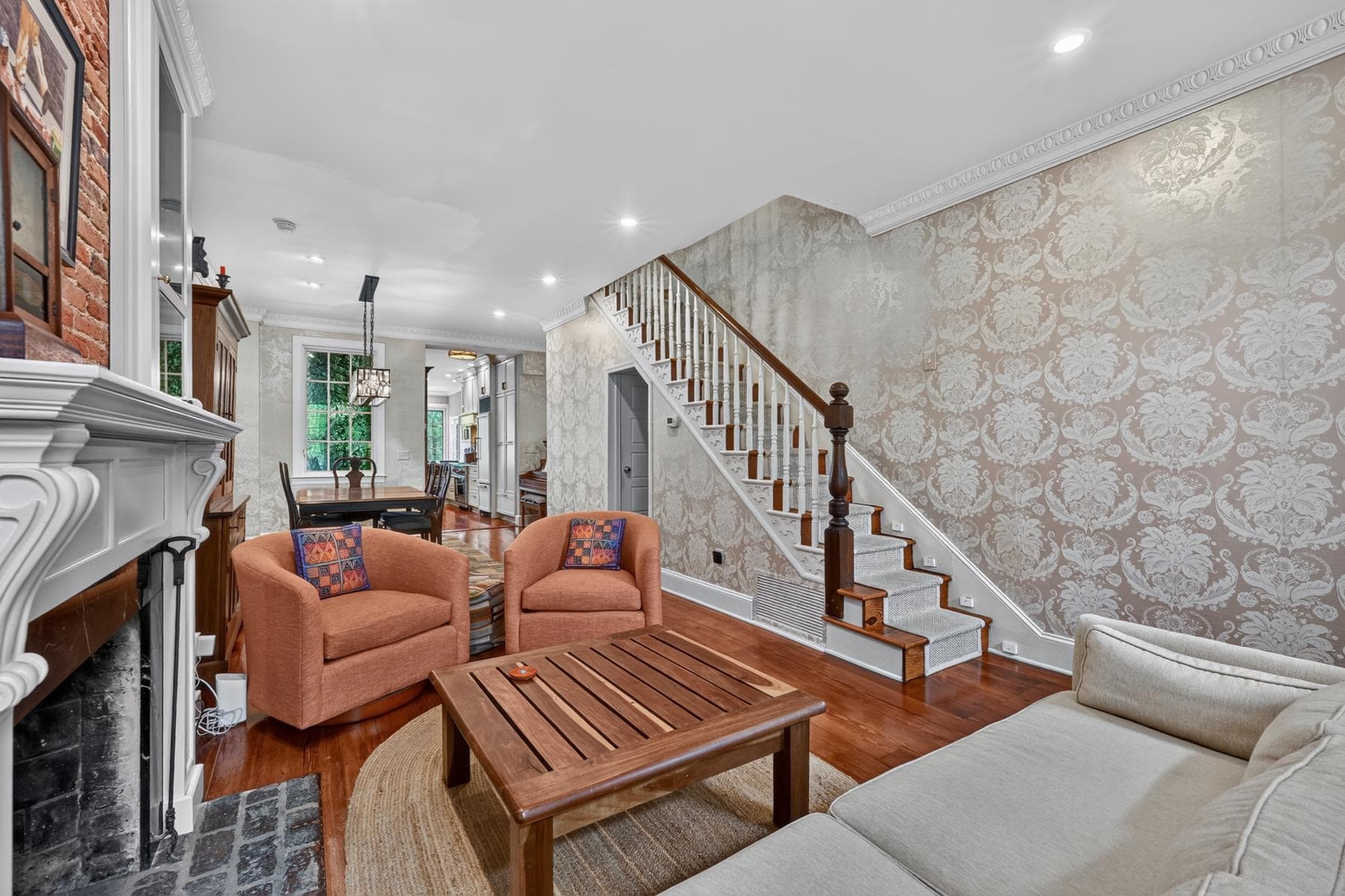 116 E Montgomery Street photo 12