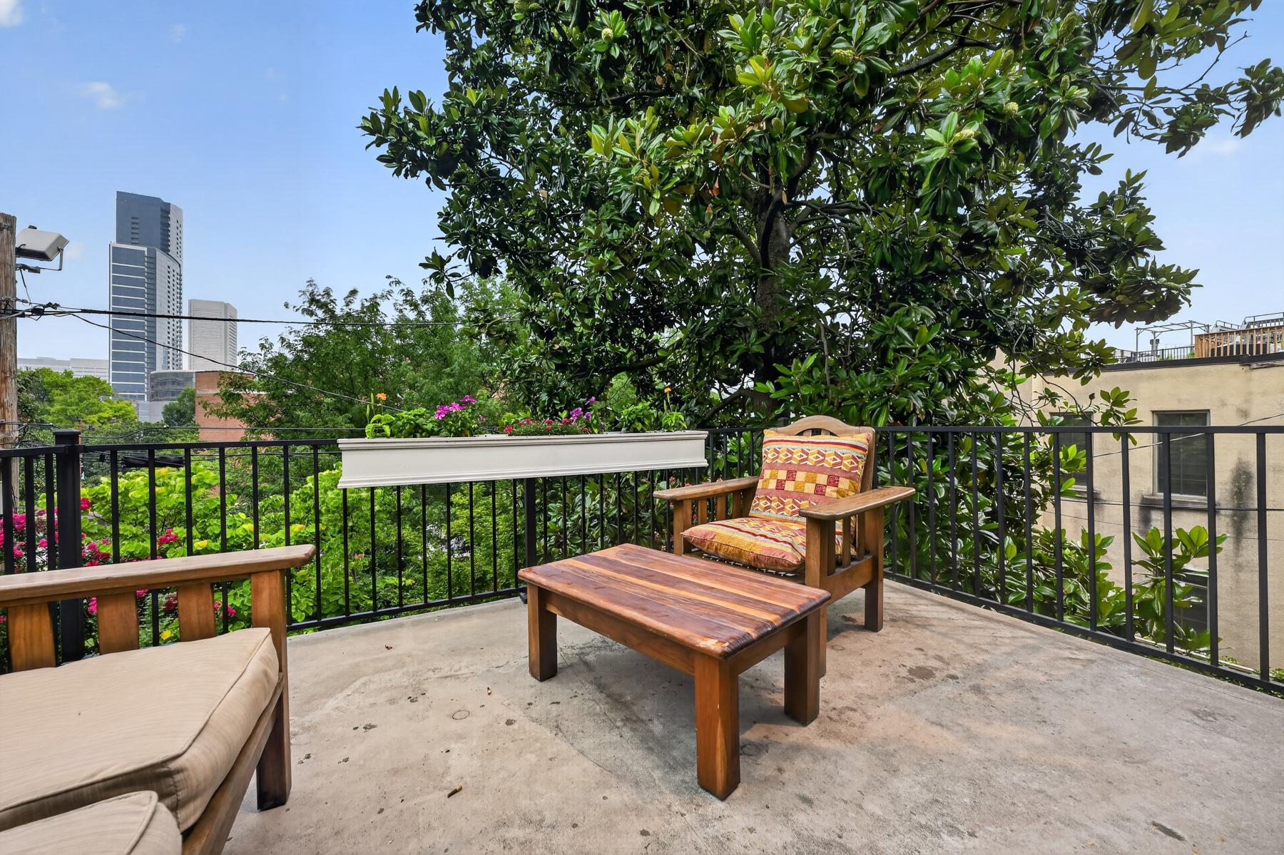 116 E Montgomery Street photo 22