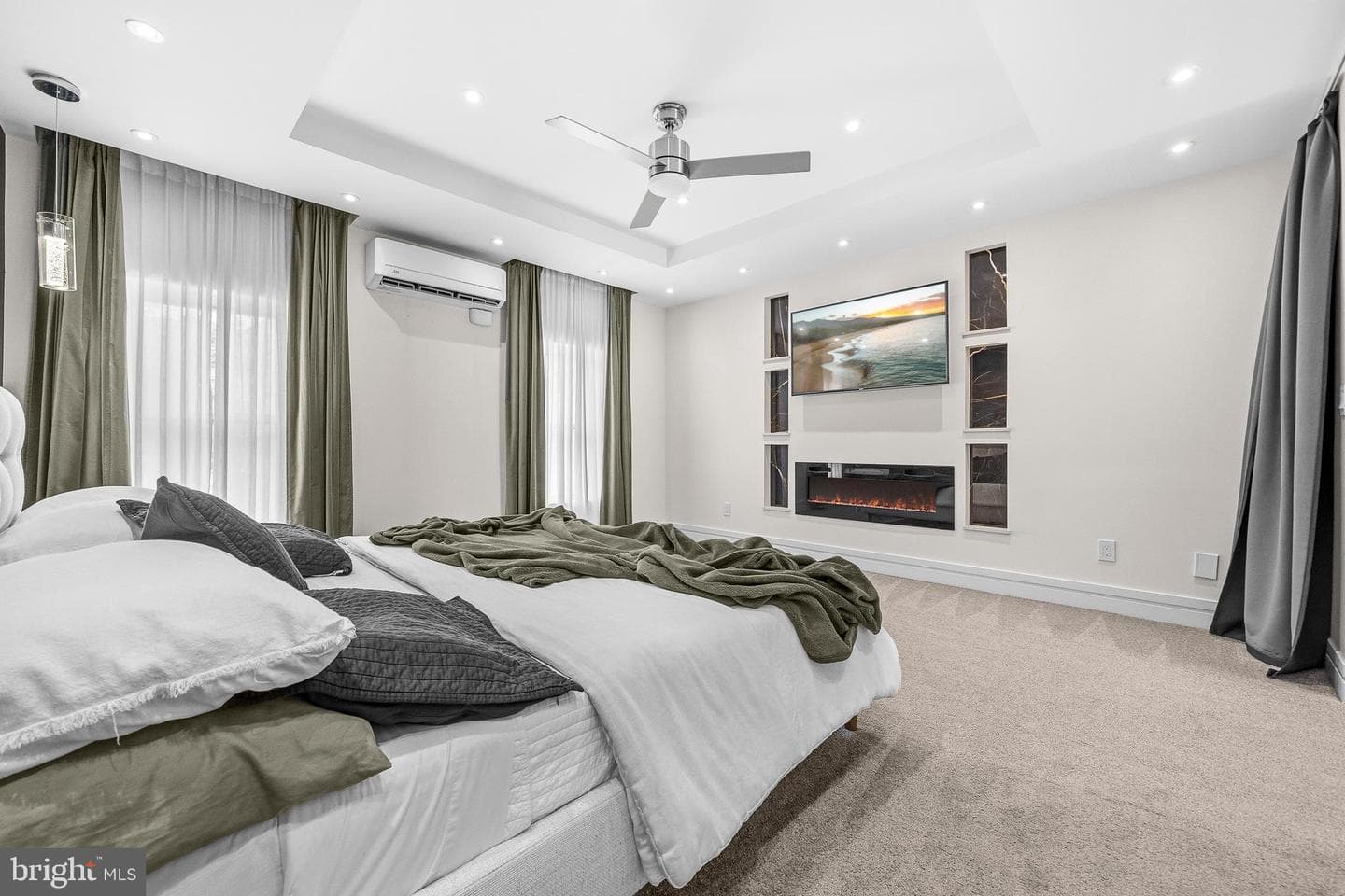 830 N Bond Street photo 14