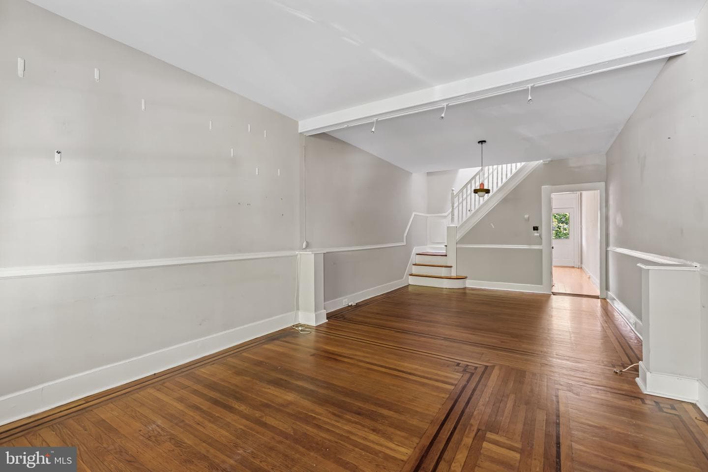 805 W 38th Street W photo 6