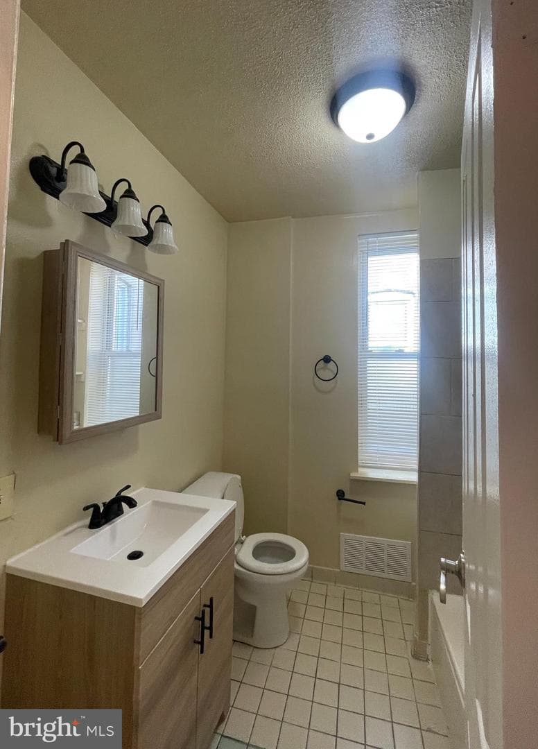 1904 W Lexington Street photo 11